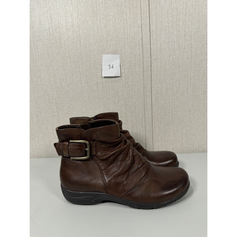 Clarks‎ Brown Leather Zip Comfort Ankle Boots Womens Size 6.5 M Style 39236 - Picture 4 of 11